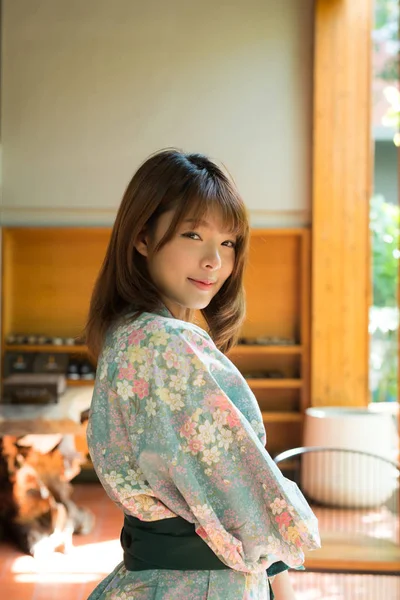 Lifestyle Series Asian Woman Yukata Casual Summer Kimono — Stock Photo, Image