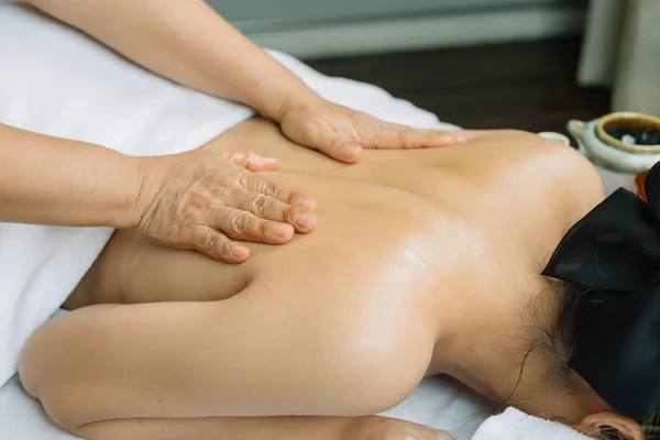 Aromatherapy massage series: Back massage