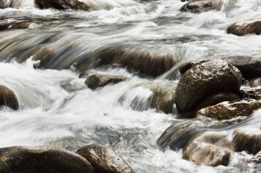 Dağ nehir akışı, doğal açık arka plan