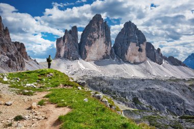 Tre Cime di Lavaredo Ulusal Parkı 'nın dünyaca ünlü zirveleri, Dolomitler, İtalya' daki UNESCO dünya mirası sahası
