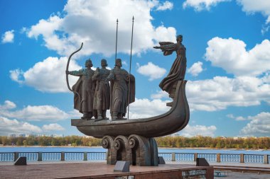 Kiev 'in kurucularının anıtı, Kiev' in sembolü, beyazın üzerinde izole.