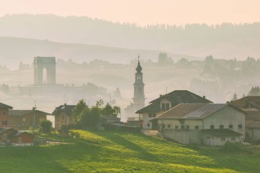İtalya 'nın Venedik bölgesindeki Asiago kasabasına panoramik manzara