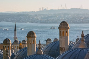 Gün doğumunda Süleyman Camii 'nden görüntü. İstanbul, Türkiye, popüler seyahat beldesi.