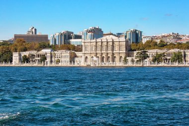 Güzel Dolmabahçe sarayı, İstanbul, Türkiye 'de popüler turizm merkezi