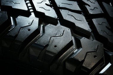 Lastik izleri doku, koyu soyut arkaplan