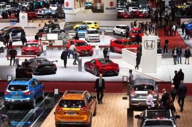GENEVA, SWitzERLAND - 7 Mart 2018: 88. Cenevre Uluslararası Otomobil Fuarı sırasında Palexpo sergi salonlarına bakın 