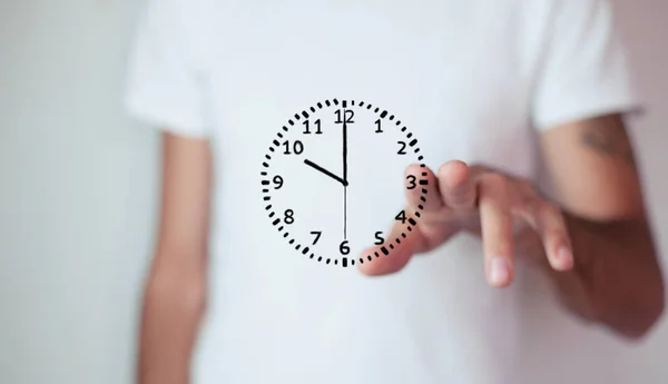 Affärsman innehav klocka. Tid företagsledning — Stockfoto