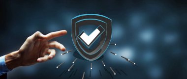 İş adamı antivirüs simgesi ekranını itti