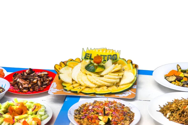 Meyve tabağı ile El Nido metin kesme ve izole diğer yemek yiyecek 