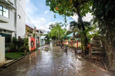 El Nido, Filipinler - 11 Kasım 2017: Yağmur şehir merkezi