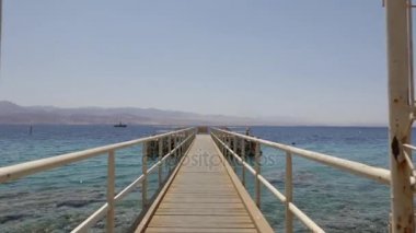 Eilat bir genel plaj renkli günbatımı