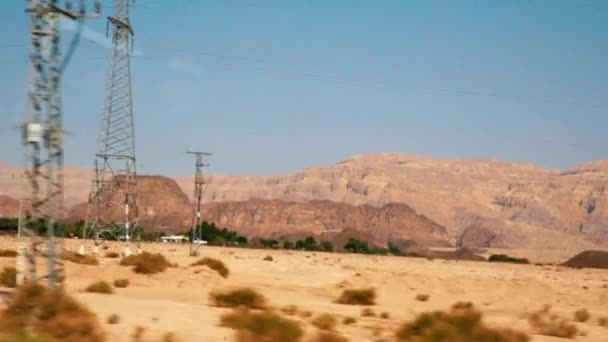 Estrada do deserto atravessando a cratera BIg no Negev, Israel — Vídeo de Stock