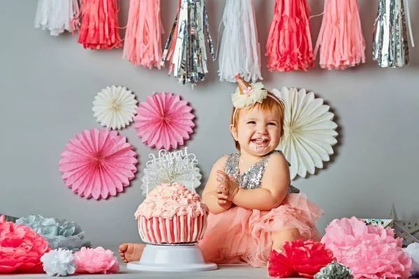 Little girl celebrating here second birthday — Stock Photo, Image