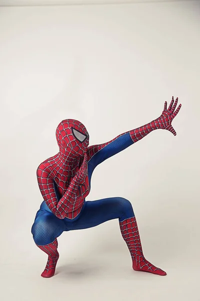 Desenho de um homem-aranha em um fundo branco — Fotografia de Stock