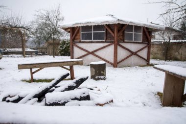Kış zamanında çardak
