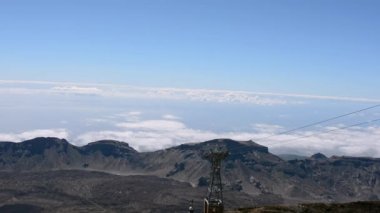 Teide yanardağı Tenerife görüntüleme platformu için bir kafes yukarı taşır