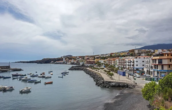 Ciudad del muelle Candelaria en la isla de Tenerife en el Océano Atlántico (S — Foto de Stock