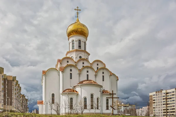 De kerk van St. Michael the Archangel in Minsk (Wit-Rusland) — Stockfoto