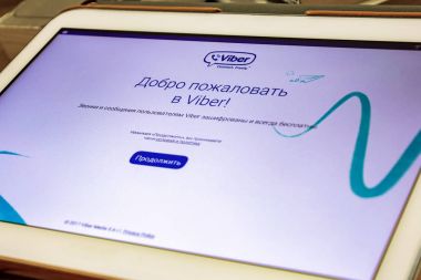 Sayfa Viber uygulama girmek için tablet ekranında açılır