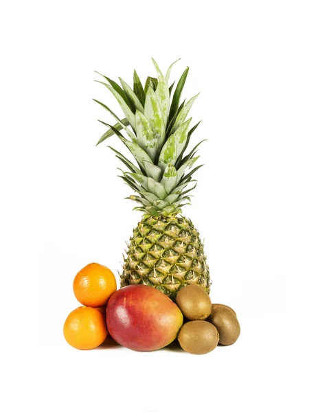 Grupy Liego różnych owoców tropikalnych na białym tle — Zdjęcie stockowe