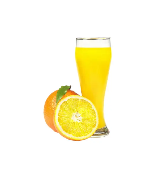A narancs és a pohár narancslé, fehér háttér — Stock Fotó