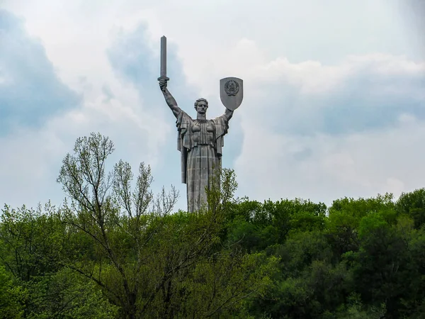 Monumentální socha "Vlast" (Kyjev, Ukrajina) — Stock fotografie