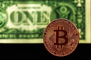 Bitcoin portre siyah arka plan bulanık altın sikke