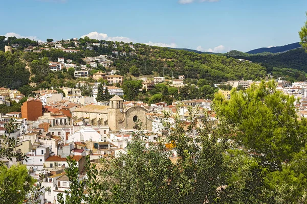 Η ιστορική πόλη της Tossa de Mar και την εκκλησία του St. Vincent — Φωτογραφία Αρχείου