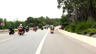Antalya, Türkiye - 21 Mayıs 2017: Antalya, Harley Davidson motor konvoyları yolda. Festivalin adı Antalya Rallisi, Demo Truck.