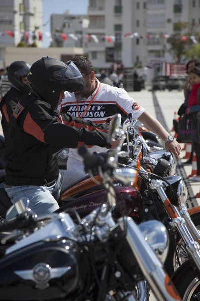 Happy driver riding Harley Davidson — Stock Photo, Image