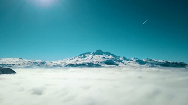 Het Perfecte Berg Luchtfoto Schot — Stockvideo