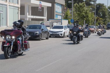 Harley Davidson 'a binerken mutlu sürücü