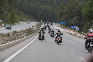 Harley Davidson 'a binerken mutlu sürücü