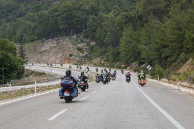 Harley Davidson 'a binerken mutlu sürücü