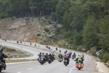 Harley Davidson 'a binerken mutlu sürücü