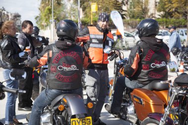 Harley Davidson 'a binerken mutlu sürücü