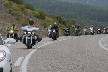 Harley Davidson 'a binerken mutlu sürücü