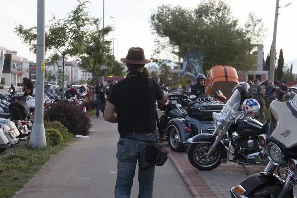 Gelukkig rijdend op Harley Davidson — Stockfoto