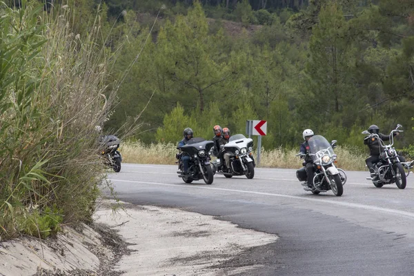 Buon pilota in sella Harley Davidson — Foto Stock