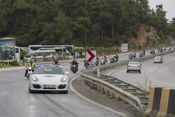 Buon pilota in sella Harley Davidson Foto Stock