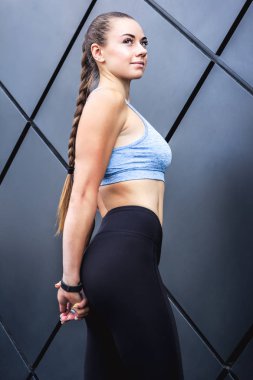 Ortalama kal veya büyük olmak.