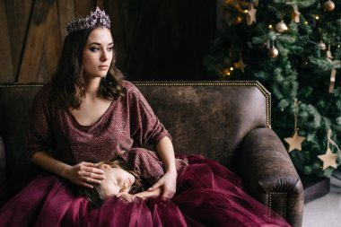 güzel anne ve kızı Kraliçe görüntü ve 