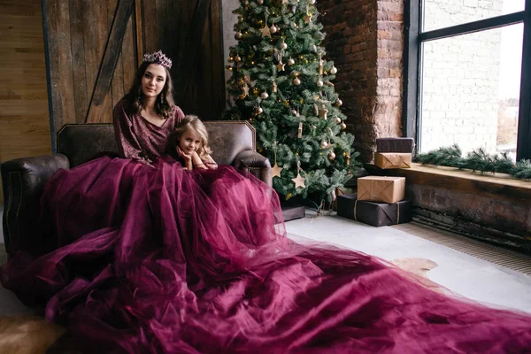 güzel anne ve kızı Kraliçe görüntü ve 