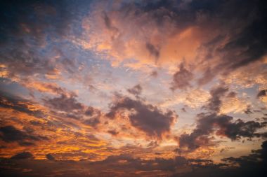 güzel gün batımı ışık, doku bulutlarda