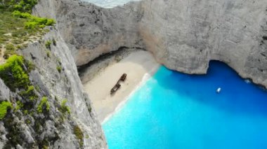 Zakynthos Yunanistan 'daki Navagio Batık Plajı' nın hava manzarası