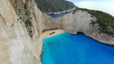 Yunanistan 'ın ünlü gemi enkazı Zakynthos plajının panoramik manzarası