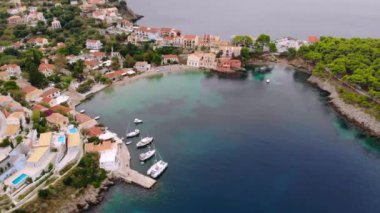 Yunan kenti Asos, Kefalonia 'nın üst manzara manzarası