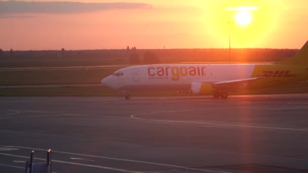 BORISPOL, UKRAINE - JUNE 2019: A cargo plane has just landed and is approaching the airport terminal — Stock Video