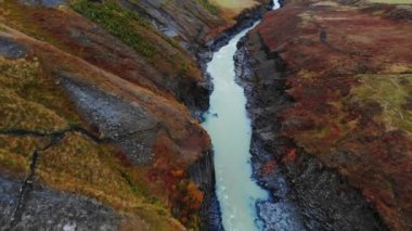 Studlagil Kanyonu 'nun havadan görünüşü, Jokulsa Bru Nehri İzlanda