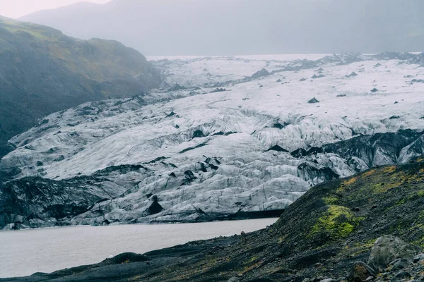 Melting glacier in cloudy weather. — 스톡 사진